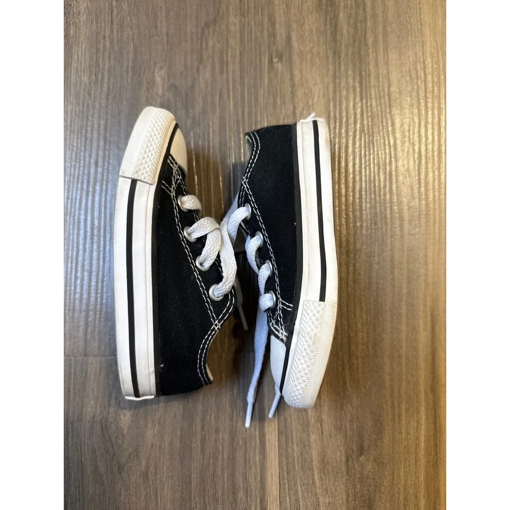 Converse Chuck Taylor All Star Kids Size 6 Black Low Top Canvas Sneakers